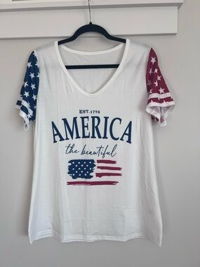 America The Beautiful Flag V Neck TShirt NWOT SZ L